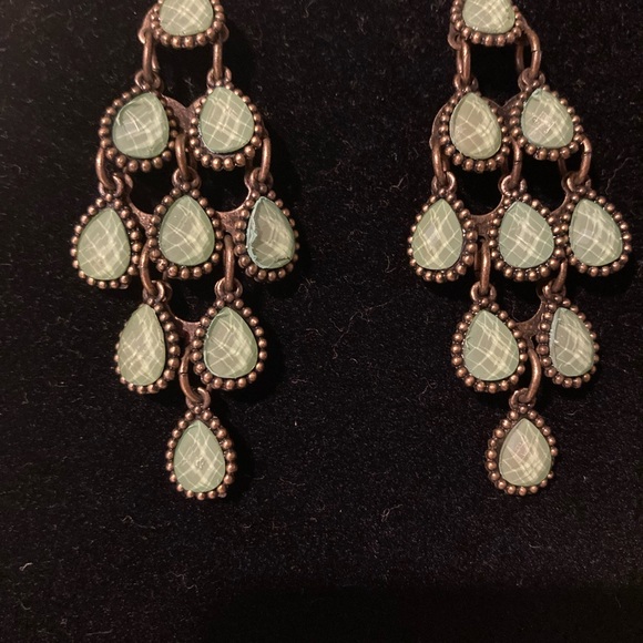 Sale🔥World Market Fashion Jewelry (Necklace and Earrings Set)🔥 - Picture 4 of 6